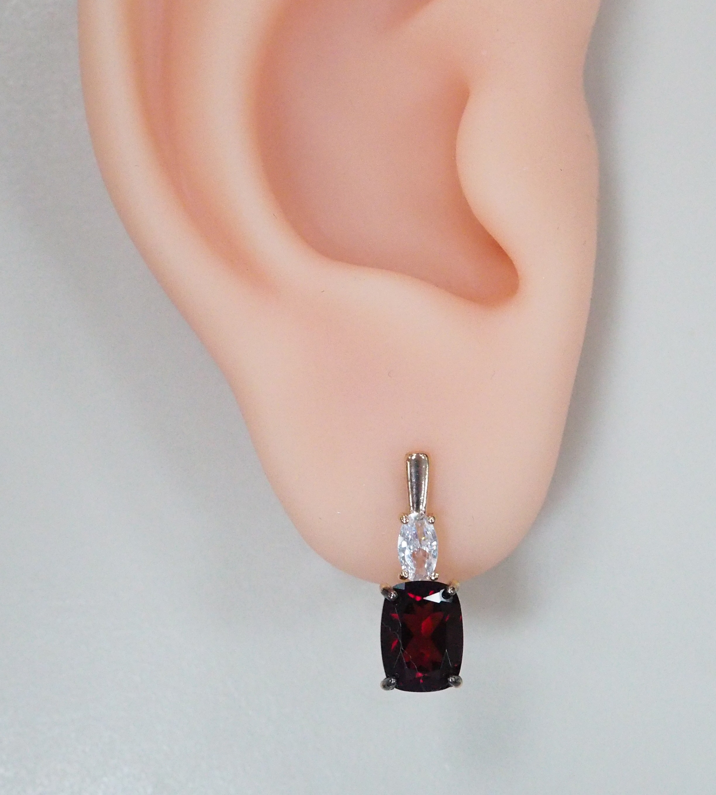 Серебряные серьги с гранатами